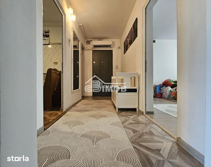 Apartament cu 3 camere decomandat în Micro 11