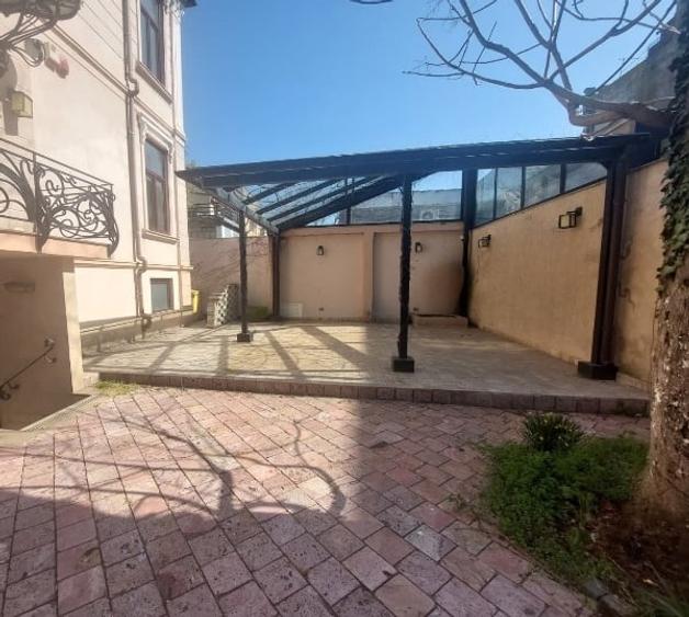 Spațiu comercial, de 430 mp, în Central