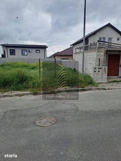 Teren de 239 mp, în Palas