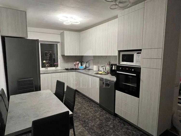 Apartament cu 4 camere decomandat, mobilat în Plopilor
