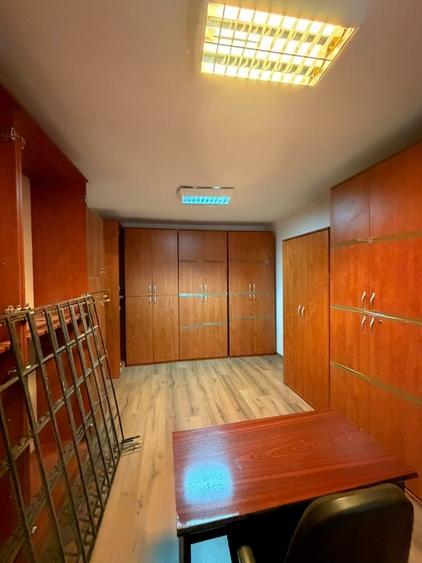 Apartament cu 3 camere semidecomandat în Pantelimon