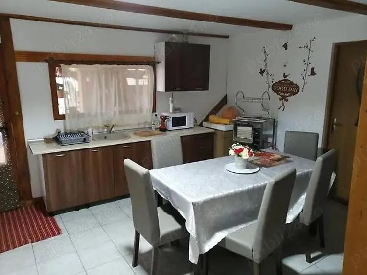 Casă cu 6 camere în Central
