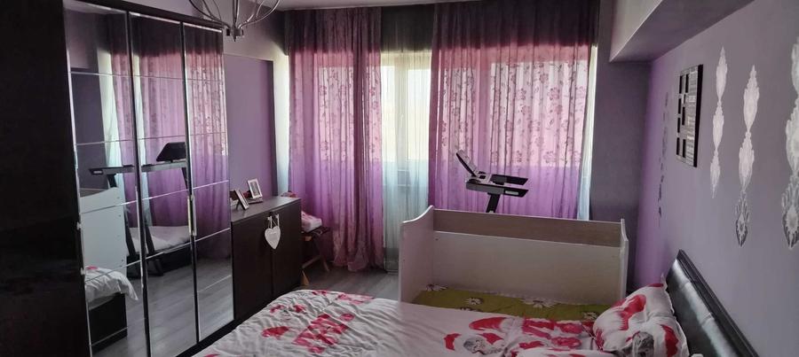 Apartament cu 3 camere decomandat, mobilat în Hristo Botev