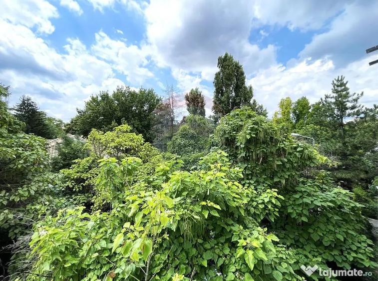 Apartament cu 4 camere decomandat în Nordului