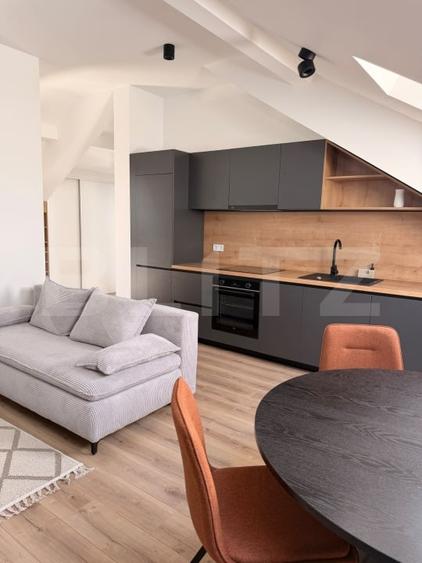 Apartament cu 3 camere semidecomandat, mobilat în Florești