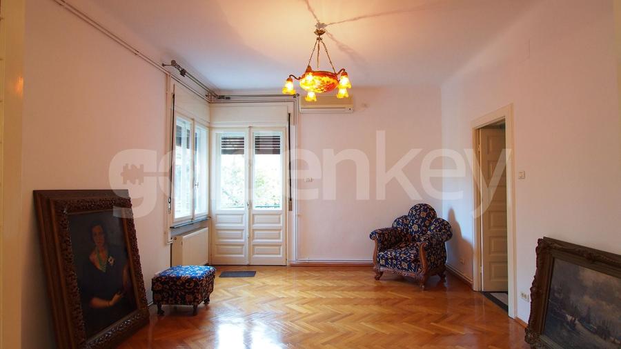 Apartament cu 5 camere semidecomandat în Dorobanți