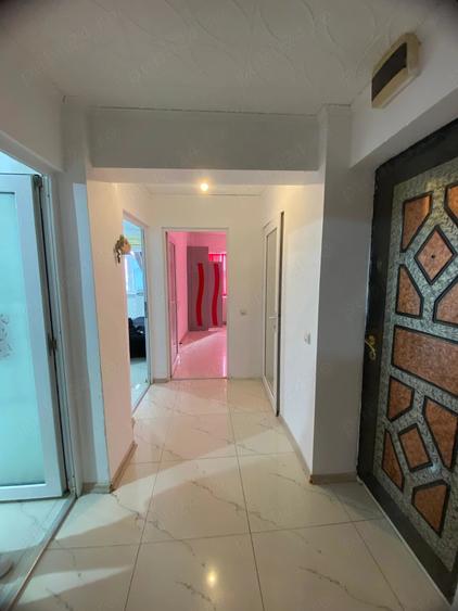 Vand apartament cu 3 camere in Navodari - 3