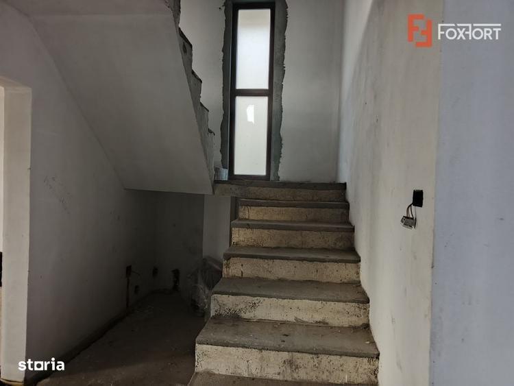 Casă cu 4 camere în Sânandrei