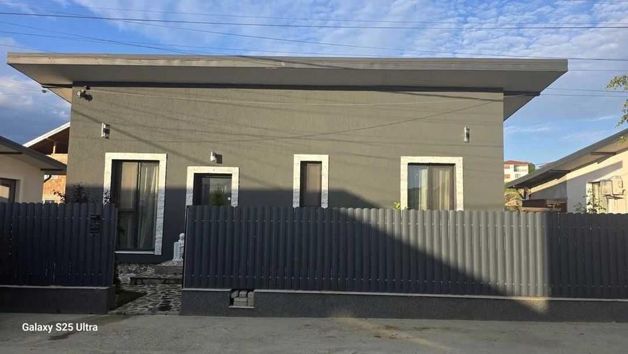 Casă cu 4 camere în Vișan
