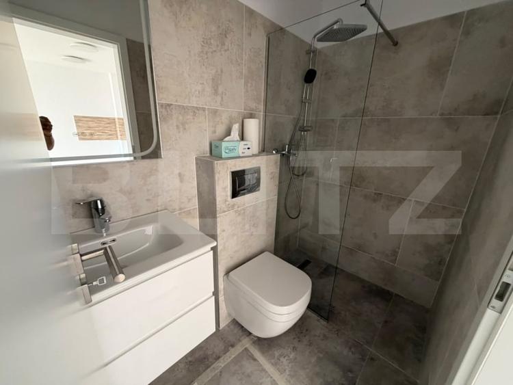 Apartament cu 3 camere decomandat în Cristian