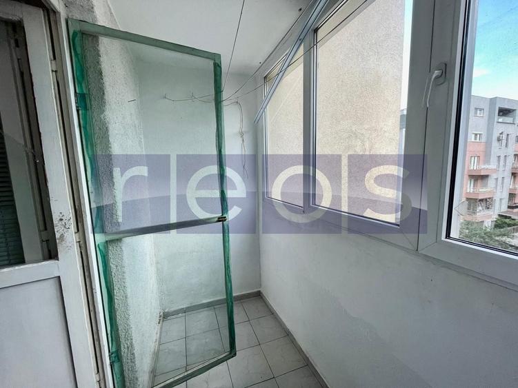 Apartament cu 3 camere semidecomandat, mobilat în P-ța Muncii