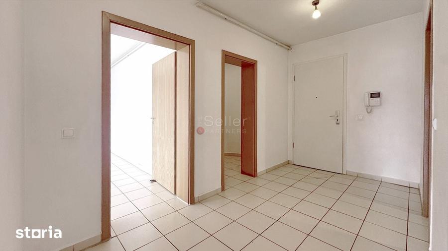 Apartament cu 3 camere decomandat în Bartolomeu