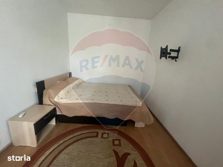 Apartament cu 2 camere semidecomandat, mobilat în Malu Roșu