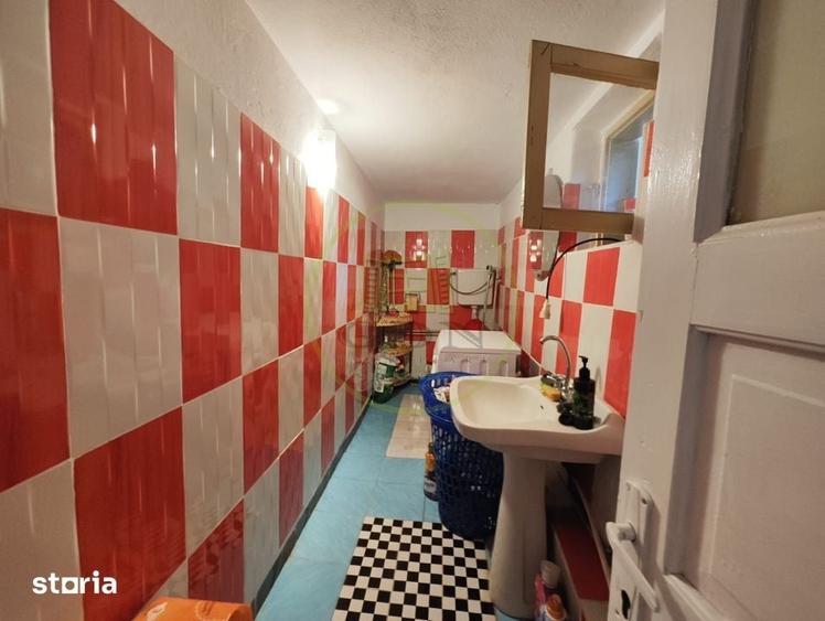 Casă cu 5 camere cu Teren 1296 Mp în Bucovăț