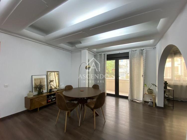 Apartament cu 4 camere semidecomandat, mobilat în Arcul de Triumf