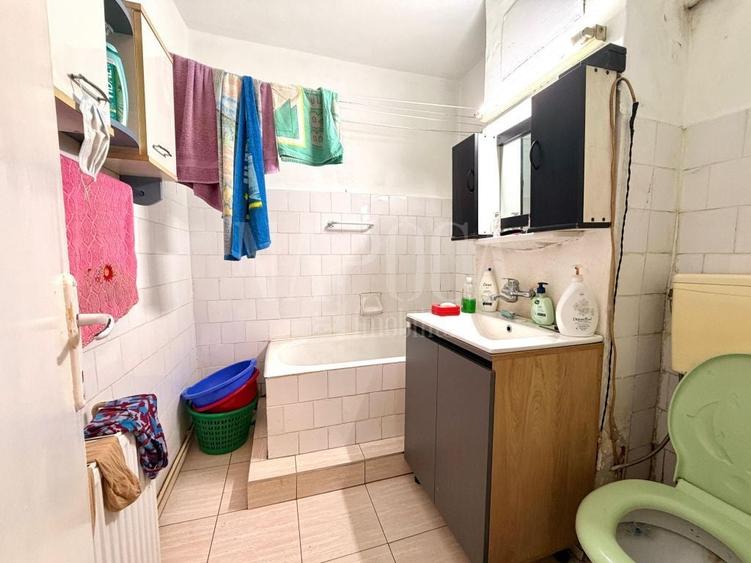 Apartament cu 3 camere decomandat în Între Lacuri