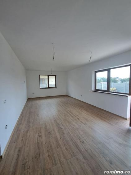 Casă cu 4 camere cu Teren 400 Mp în Parța