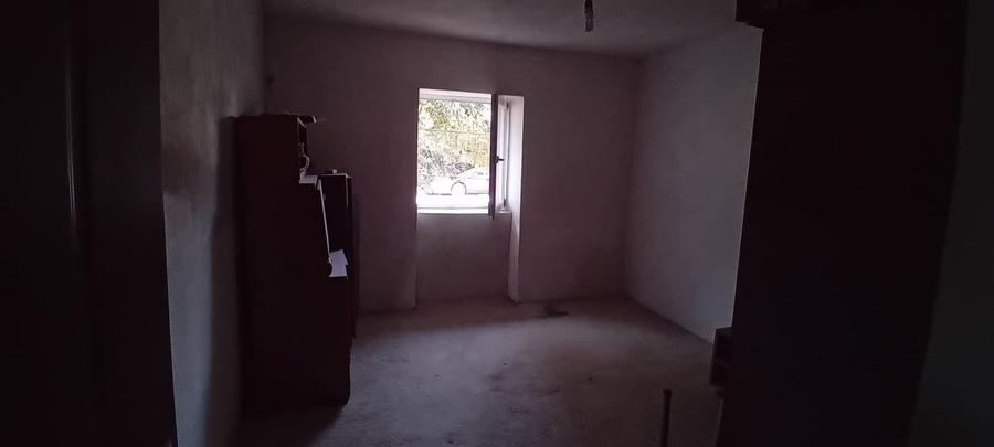 Casă individuală cu 3 camere cu Canalizare în Parța