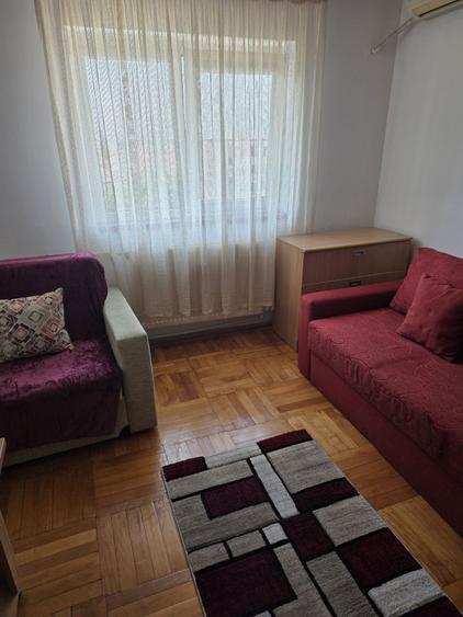 Garsonieră decomandată în Central