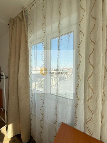 Apartament cu 2 camere semidecomandat, mobilat în Romană