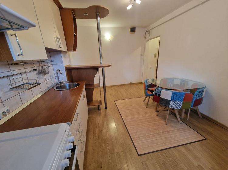 Apartament cu 2 camere semidecomandat în Complex Studențesc
