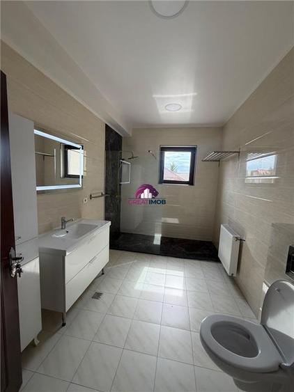 Apartament cu 3 camere decomandat în Pipera