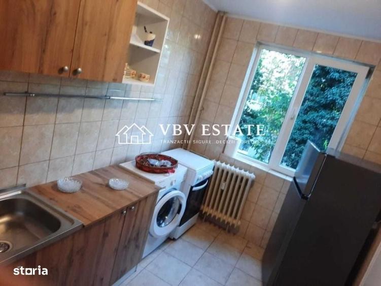 Apartament cu 3 camere decomandat în Drumul Taberei