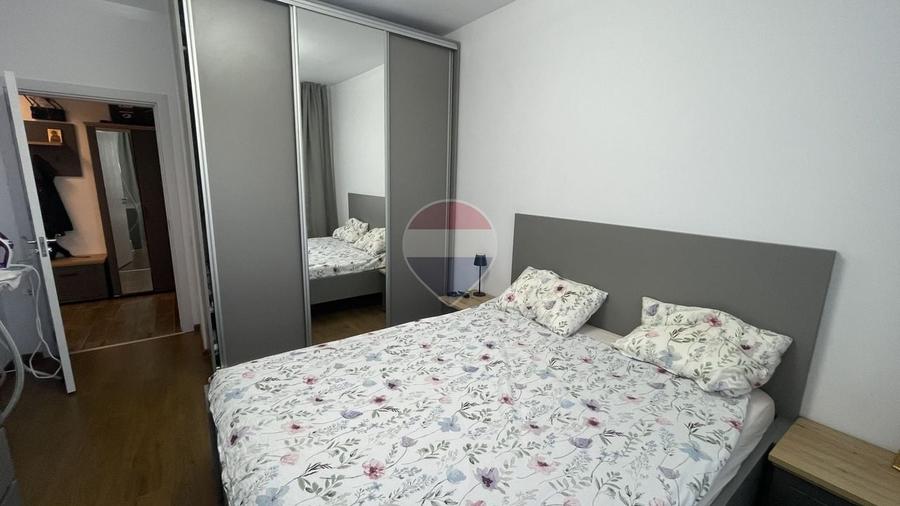 Apartament cu 2 camere decomandat, mobilat în Titan