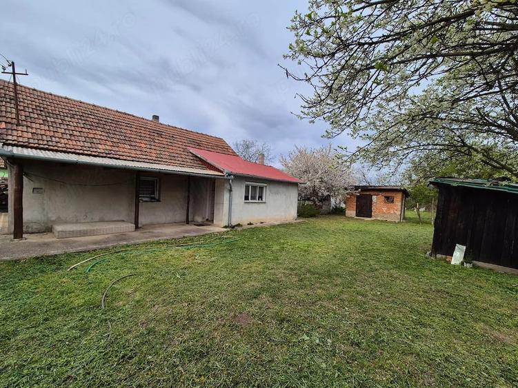 Casă cu 2 camere cu Teren 750 Mp în Biharia