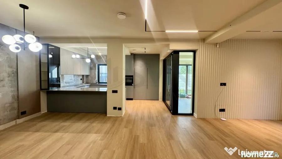 Casă cu 5 camere cu Teren 300 Mp în Băneasa