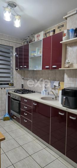 Apartament cu 2 camere semidecomandat, mobilat în Aleea Trandafirilor