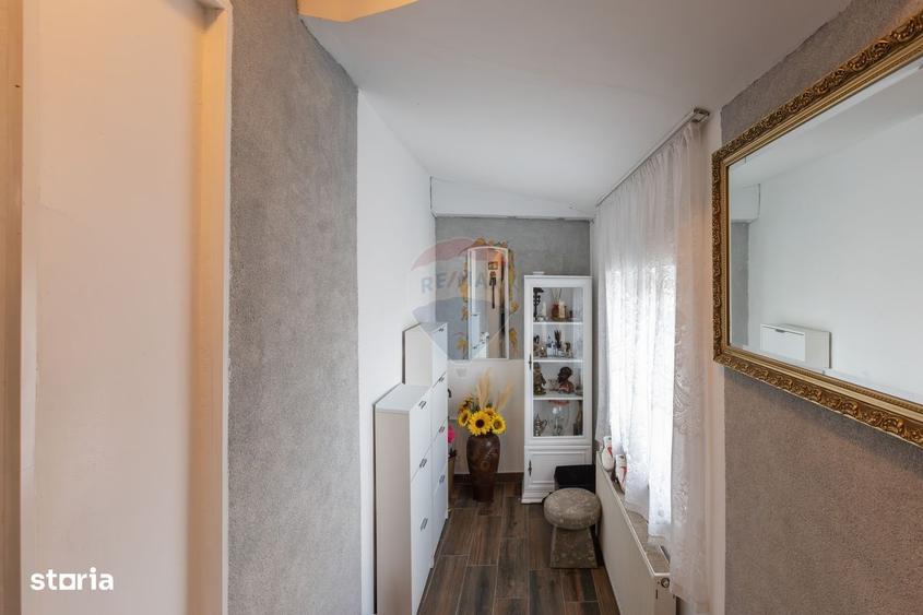 Casă cu 4 camere cu Teren 230 Mp în Măgura