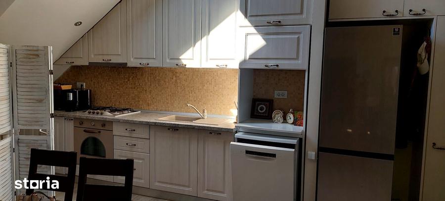 Apartament cu 3 camere în Dămăroaia