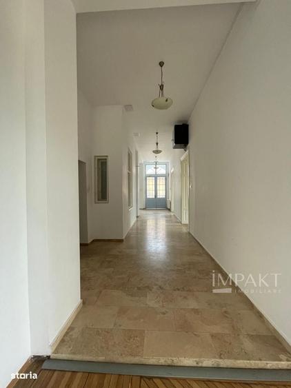Spațiu comercial, de 597 mp, în Horea