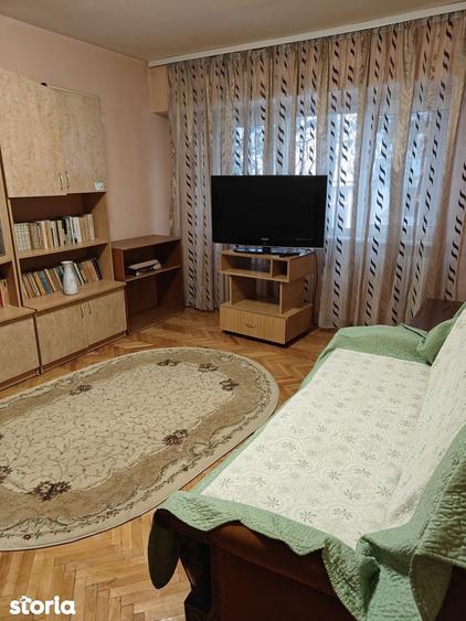 Apartament cu 3 camere, mobilat în Casa de Cultură