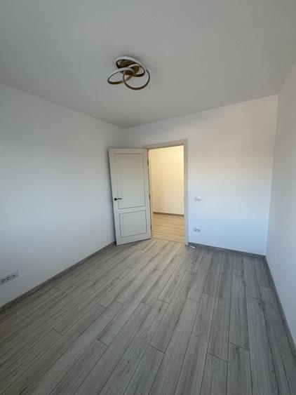 Apartament cu 3 camere semidecomandat în Cug