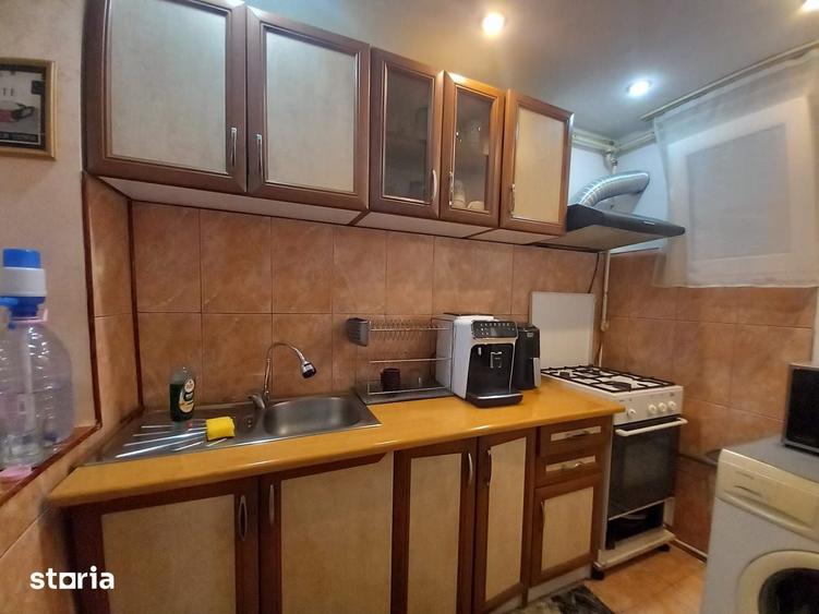 Apartament cu 4 camere decomandat în Republicii