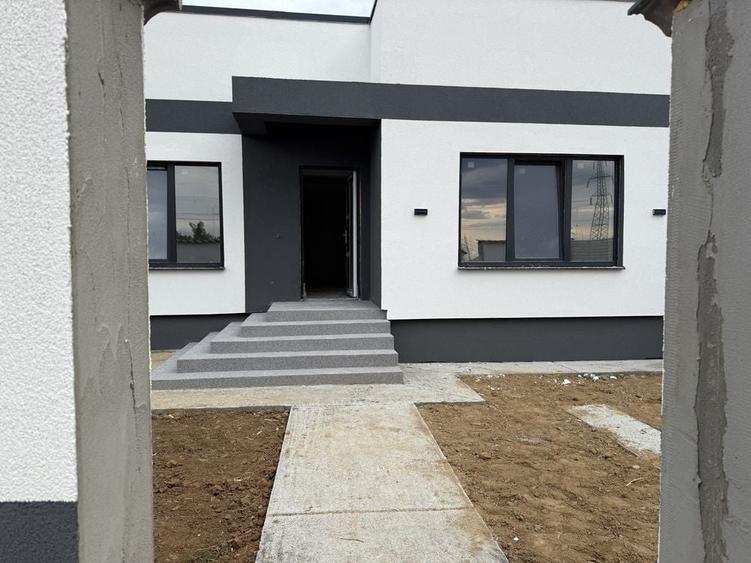 Casă cu 4 camere în Central