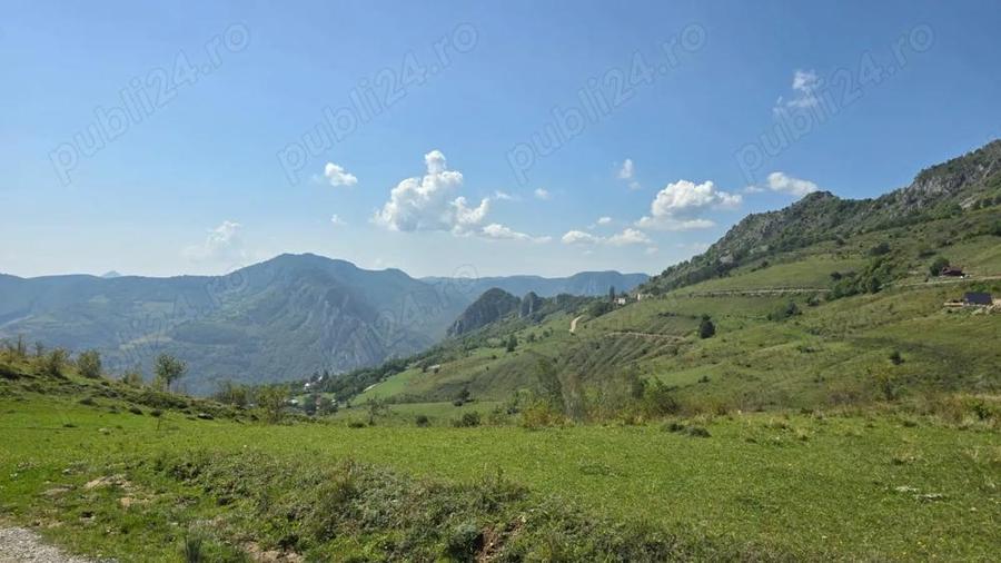 Teren de 4719 mp, în Râmeț