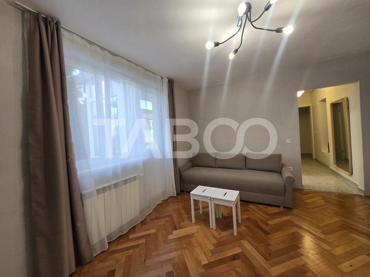 Apartament cu 3 camere semidecomandat, mobilat în Mihai Viteazul