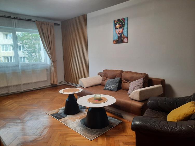 Apartament cu 2 camere decomandat în Hipodrom 3