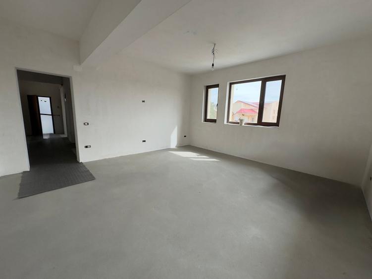 Apartament cu 3 camere decomandat în Dacia