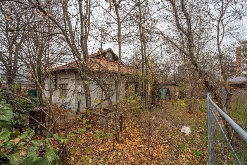 Casă individuală cu 5 camere cu Canalizare în Sisești