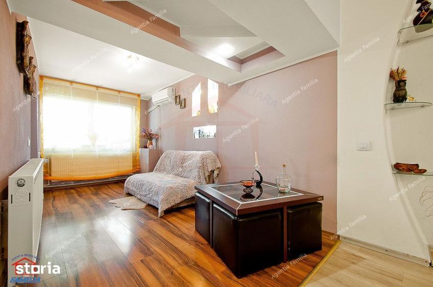 Apartament cu 3 camere decomandat, mobilat în Port