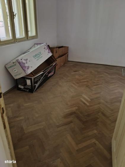 Casă cu 3 camere în 23 August