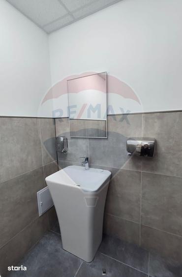 Spa?iu comercial de 80mp in zona Burdujeni - 9