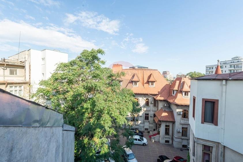 Apartament cu 4 camere decomandat în Moșilor