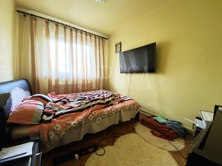 Apartament cu 4 camere decomandat în Mărăști — fotografia 2