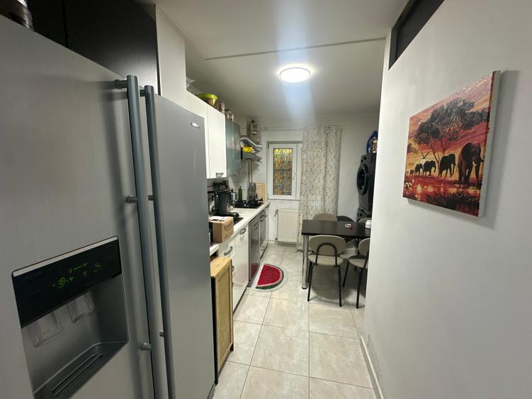 Apartament cu 3 camere semidecomandat, mobilat în Drumul Taberei