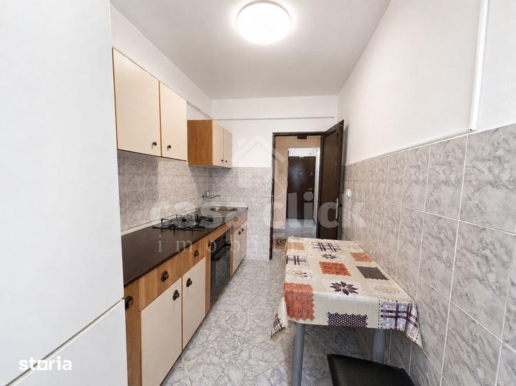 Garsonieră decomandată în Micro 20